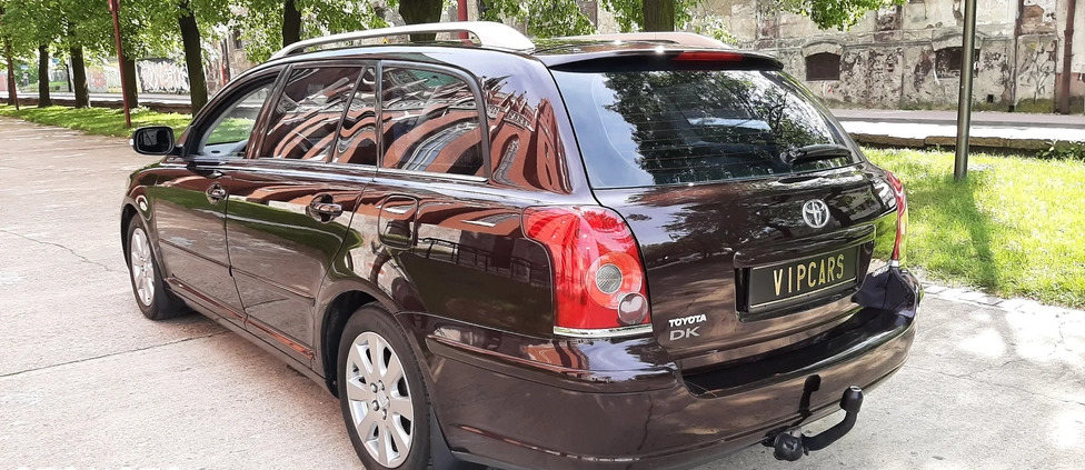 Toyota Avensis cena 19999 przebieg: 220000, rok produkcji 2008 z Złocieniec małe 781